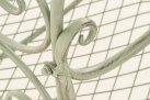 Rustykalna ławka metalowa metaloplastyka TAMACA kolor jasnozielony postarzany