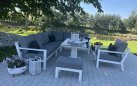 Aluminowy narożnik ogrodowy ze stolikiem z podnoszonym blatem TIMBER biały / poduszki Soltex mist Grey