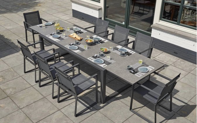 ekskluzywny rozkłdany stół PRIMAVERA 220 do 340 cm blat ceramiczny nogi ciemnoszare krzesło Primavera Stack