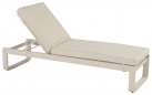 Aluminiowy jasnobezowy lezak ogrodowy z materacem Olefin MILANO