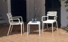 Biały stolik TAVOLINO ogrodowy z polipropylenu z włóknem szklanym – horeca
