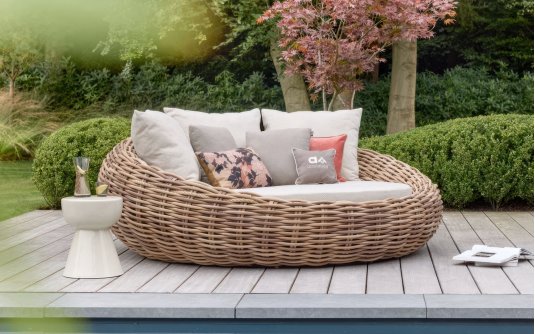 COCOON DAYBED łóżko ogrodowe z technorattanu z poduszkami BEE WETT® Boucle beżowy COCOON DAYBED łóżko ogrodowe z technorattanu z poduszkami BEE WETT® Boucle beżowy