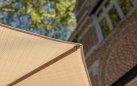 Parasol d350 noga boczna drewnopodobna poszycie piaskowe SIESTA