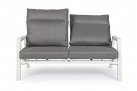 Biała sofa dwuosobowa z pochylanymi oparciami aluminiowa KLEDI bizzotto
