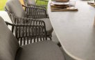 Stół jadalniany na taras PRADO 4SO ceramiczny blat podstawa krzyżowa brązowa / krzesła Capalbio
