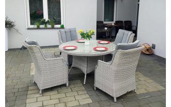 Jasnoszary zestaw stołowy technorattanowy z okrągłym stołem ⌀110 cm i 4 fotele ASTI