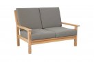 Sofa 2-osobowa z drewna teak z bezowymi poduszkami LOUNG