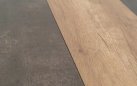 Rozkładany grafitowy stół BRIXTON 243-303 aluminiowy blat HPL beton-drewno