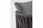 Szeroka designerska sofa na taras aluminiowa JACINTA ciemnoszara poduszki Olefin
