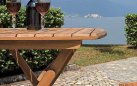 Składany stół ogrodowy PIOMBINO 80×80 cm z drewna akacjowego