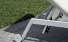 PORTO – leżak aluminiowy z poduszką hydrofobową, biały lub antracytowy z kółkami
