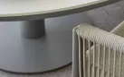Zestaw ogrodowy BORA BORA – okrągły stół Ø 160 cm z krzesłami z aluminium i poduszkami All Weather antracyt