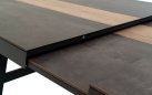 Rozkładany grafitowy stół BRIXTON 243-303 aluminiowy blat HPL beton-drewno