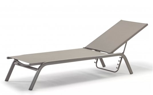 Aluminiowy leżak ogrodowy LABUAN w kolorze taupe 