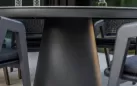 Aluminiowe okrągły stół 150 cm z podstawą w kształcie stożka z matowym malowaniem grafitowym
