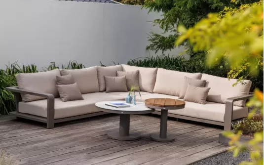 Duże aluminiowy narożnik ogrodowy ekskluzywny w kolorze taupe Everest