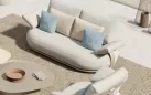 Sofa ogrodowa a luksusowa dwuosobowa jasnobeżowa tapicerowana calaa higold